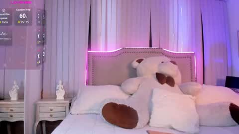 Snapshot of lya_brown chatting on June 26, 11:25 am lya_brown online show from June 26, 11:25 am