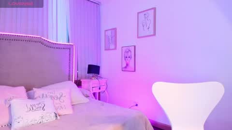 Snapshot of lya_brown chatting on July 7, 12:09 pm lya_brown online show from July 7, 12:09 pm