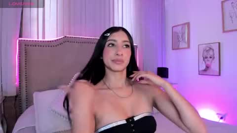 Snapshot of lya_brown chatting on July 9, 12:31 pm lya_brown online show from July 9, 12:31 pm
