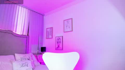 Snapshot of lya_brown chatting on July 13, 12:08 pm lya_brown online show from July 13, 12:08 pm