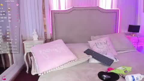 Snapshot of lya_brown chatting on July 28, 3:21 pm lya_brown online show from July 28, 3:21 pm