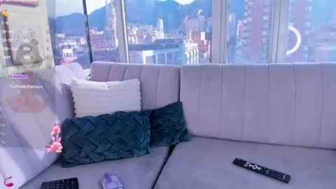 Snapshot of lya_brown chatting on August 1, 12:15 pm lya_brown online show from August 1, 12:15 pm