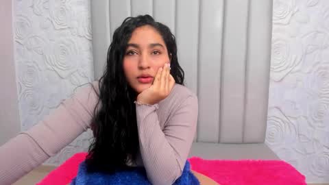 LYA DUBOIS  online show from February 3, 11:59 am