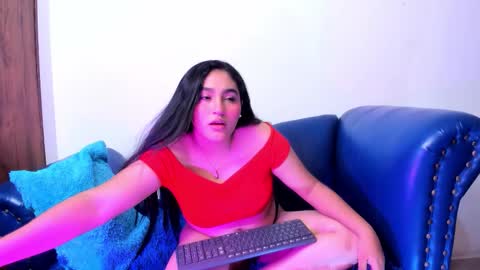 LYA DUBOIS  online show from February 12, 1:28 pm