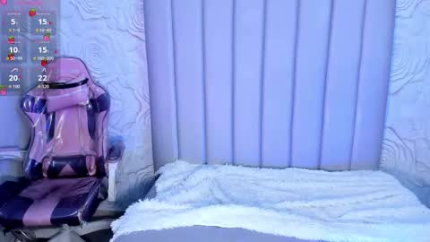 LYA DUBOIS  online show from February 28, 5:14 pm