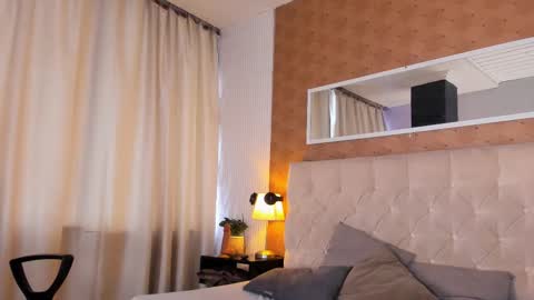 Lyan online show from February 3, 6:57 pm