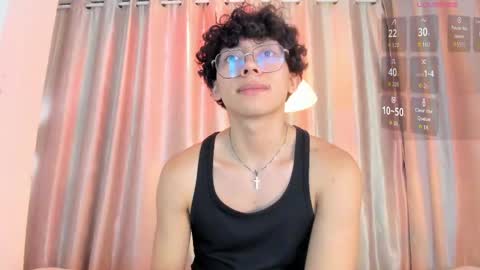 Snapshot of lyan_twink chatting on May 24, 7:52 pm Lyan online show from May 24, 7:52 pm