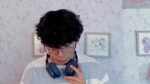 Snapshot of lyan_twink chatting on June 13, 7:45 pm Lyan online show from June 13, 7:45 pm