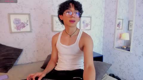 Snapshot of lyan_twink chatting on June 20, 8:00 pm Lyan online show from June 20, 8:00 pm
