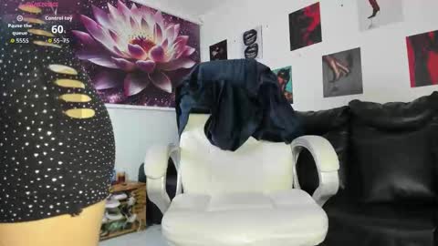  Lycoris  online show from November 22, 9:25 pm