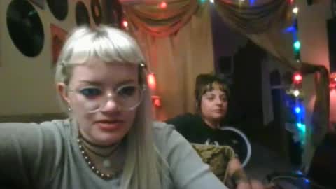 Snapshot of lydiadeity chatting on December 19, 10:55 am lydiadeity online show from December 19, 10:55 am