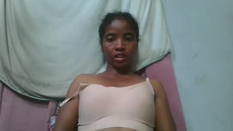 lydie856696 online show from April 30, 7:09 pm