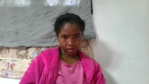 lydie856696 online show from July 24, 3:48 am