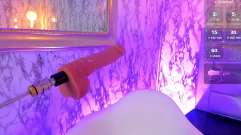 Snapshot of lyen_rae chatting on December 18, 2:10 am Lyen Rae online show from December 18, 2:10 am