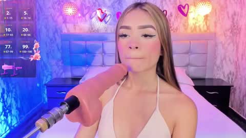 Snapshot of lyen_rae chatting on February 13, 8:03 pm Lyen Rae online show from February 13, 8:03 pm