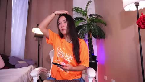 Lyhana Lee online show from June 7, 1:59 pm