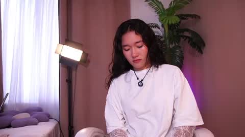 Snapshot of lyhana_lee chatting on July 2, 3:51 pm Lyhana Lee online show from July 2, 3:51 pm
