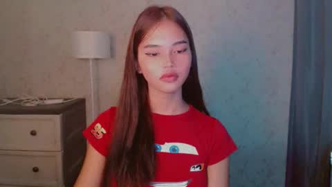 Snapshot of lykaloops chatting on May 20, 7:47 am LYKA LOOPS online show from May 20, 7:47 am