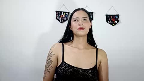 Snapshot of lyla205 chatting on January 9, 2:25 am lyla online show from January 9, 2:25 am