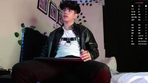 Snapshot of lylebennett_ chatting on March 4, 10:57 am Lyle Bennett Freelance Model online show from March 4, 10:57 am