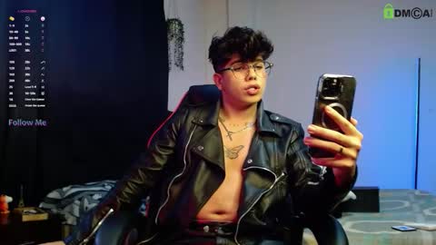 Snapshot of lylebennett_ chatting on November 3, 12:06 pm Lyle Bennett Freelance Model online show from November 3, 12:06 pm