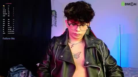 Snapshot of lylebennett_ chatting on November 7, 11:21 am Lyle Bennett Freelance Model online show from November 7, 11:21 am