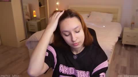 Snapshot of lylianrosse chatting on November 3, 7:09 am Lylian online show from November 3, 7:09 am