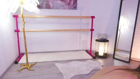 Lyly   online show from January 18, 8:52 am