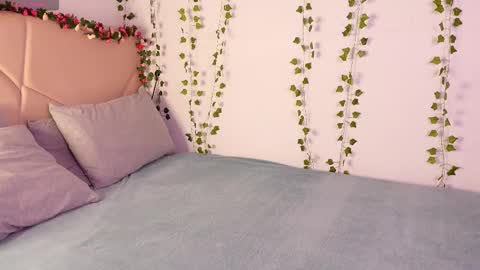 Lyly   online show from November 10, 5:39 am