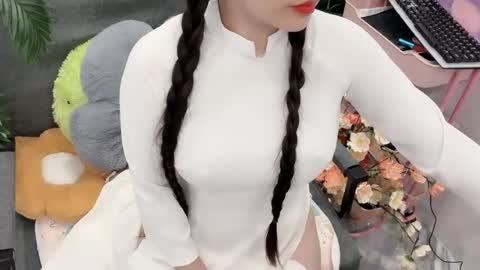 lyly_sweet97 online show from July 30, 1:15 am