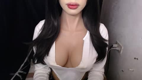 Lyn online show from March 23, 11:47 am