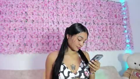 Snapshot of lynda_bonnie chatting on November 5, 1:44 pm lynda_bonnie online show from November 5, 1:44 pm