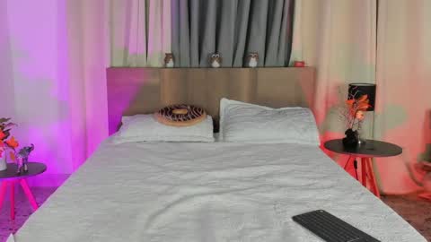 Snapshot of lynda_west chatting on January 17, 4:49 am Lynda online show from January 17, 4:49 am