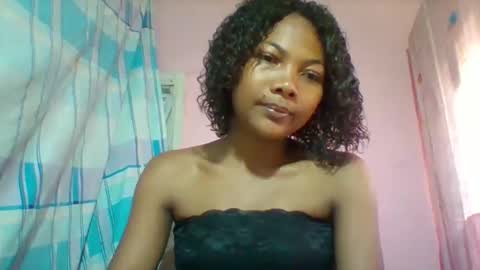 Snapshot of lyndah19 chatting on December 21, 8:32 am lyndah19 online show from December 21, 8:32 am