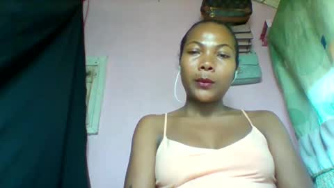 Snapshot of lyndah19 chatting on March 21, 8:30 am lyndah19 online show from March 21, 8:30 am