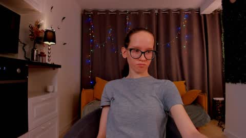 Sara online show from February 1, 7:13 pm