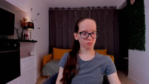 Sara online show from February 6, 4:14 pm