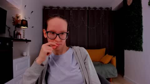 Sara online show from February 13, 7:21 pm