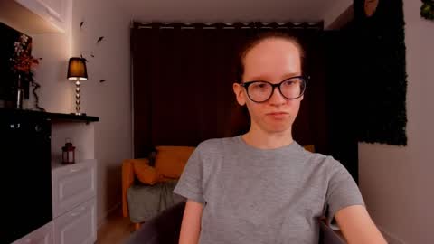 Sara online show from March 8, 7:09 pm