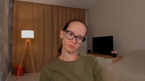 Sara online show from September 19, 4:07 pm