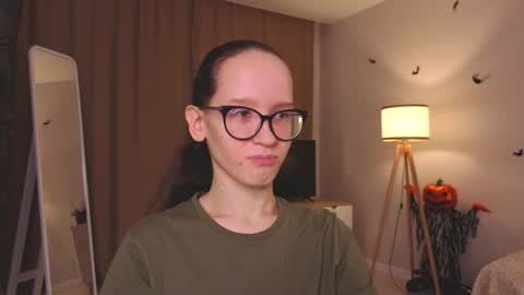 Sara online show from December 5, 4:14 pm