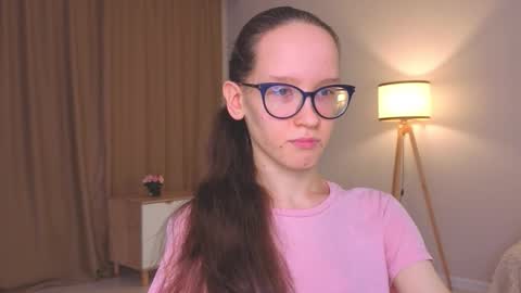 Sara online show from December 21, 4:03 pm