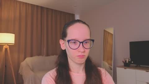 Sara online show from June 10, 4:28 pm