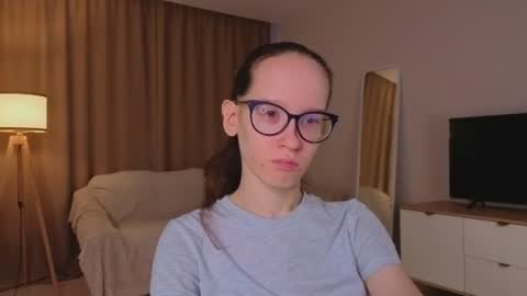 Sara online show from June 17, 4:08 pm
