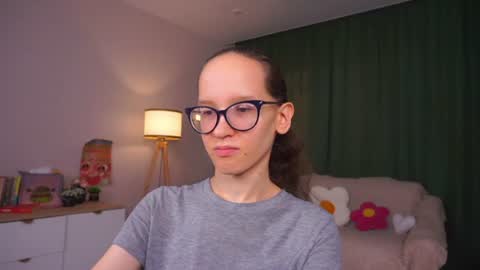 Sara online show from July 31, 4:17 pm