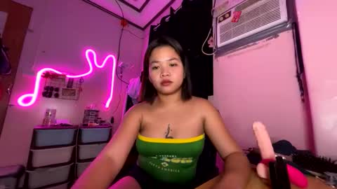I am Lyn- DONT FORGET TO FOLLOW ME online show from October 9, 9:13 pm