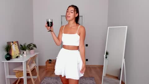 Snapshot of lynn_jackson chatting on September 18, 6:26 am LYNN online show from September 18, 6:26 am