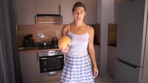 Snapshot of lynn_jackson chatting on October 26, 6:30 am LYNN online show from October 26, 6:30 am