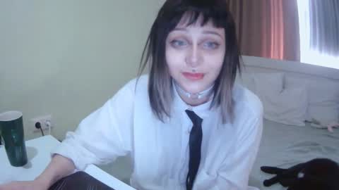Snapshot of lynncottingham chatting on September 19, 10:38 am Kira online show from September 19, 10:38 am