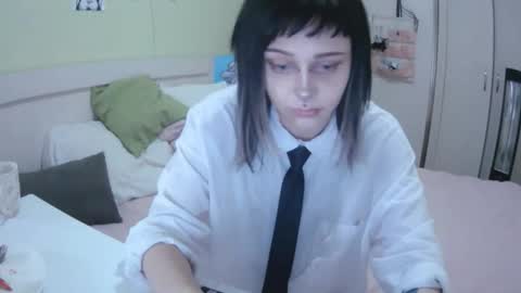Snapshot of lynncottingham chatting on September 30, 11:15 am Kira online show from September 30, 11:15 am